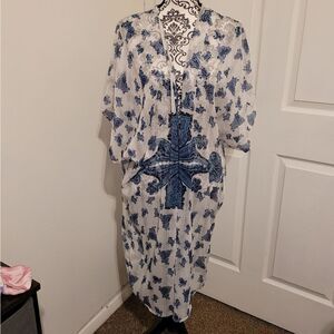Charlotte russe M/L kimono cover-up‎
